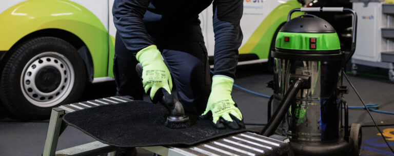 Comment sécher une moquette ou des tapis de voiture ?