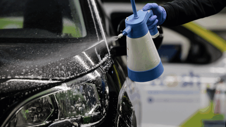 Comment polir les phares de sa voiture en 8 étapes ?