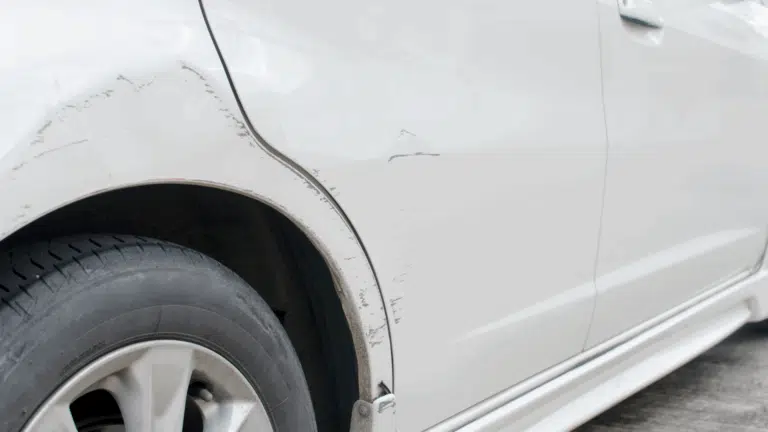 Comment enlever des rayures sur une voiture ?